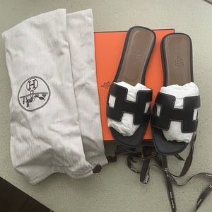 Hermès Oran sandal black 37